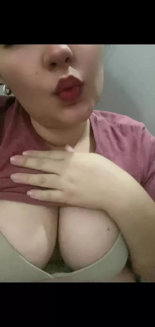 i'm thick Latina 27yo! live session available now videocall on snape or tlgm angeliz241 