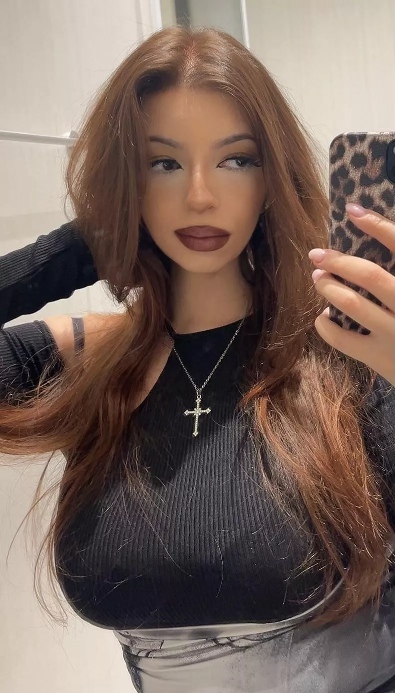 It’s my birthday, send me your life savings 💖 [findom]