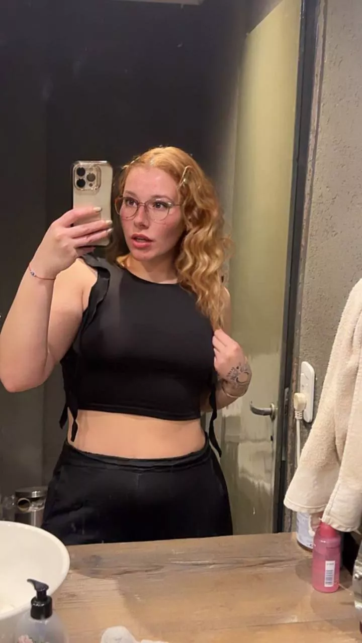 Just me trying to show myself off, do I look atleast half decent today or what?