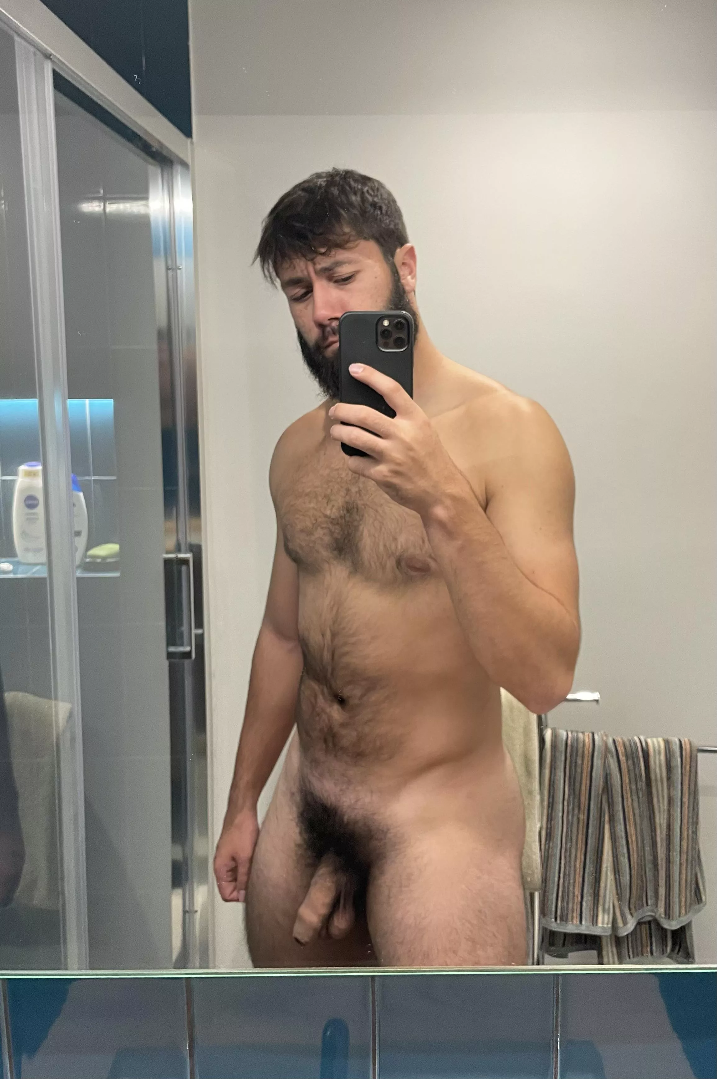 Just use my happy trail and the V as directions⚡️