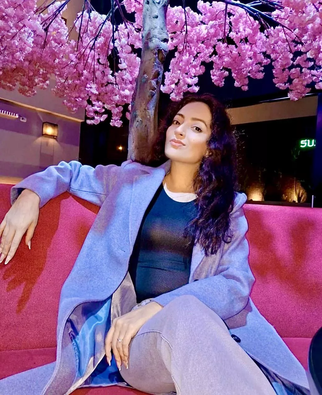 Lock eyes... Now you're stuck with me.