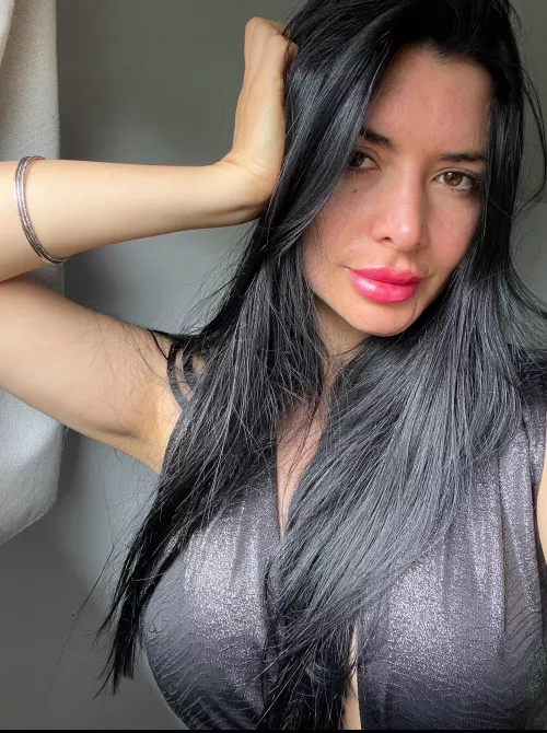 looking so hot when i'm chilling