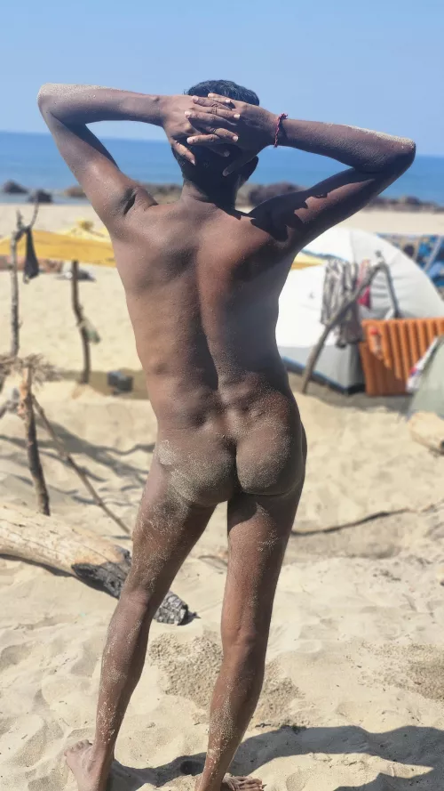 Love the familiar feel of sand on the body whole day 