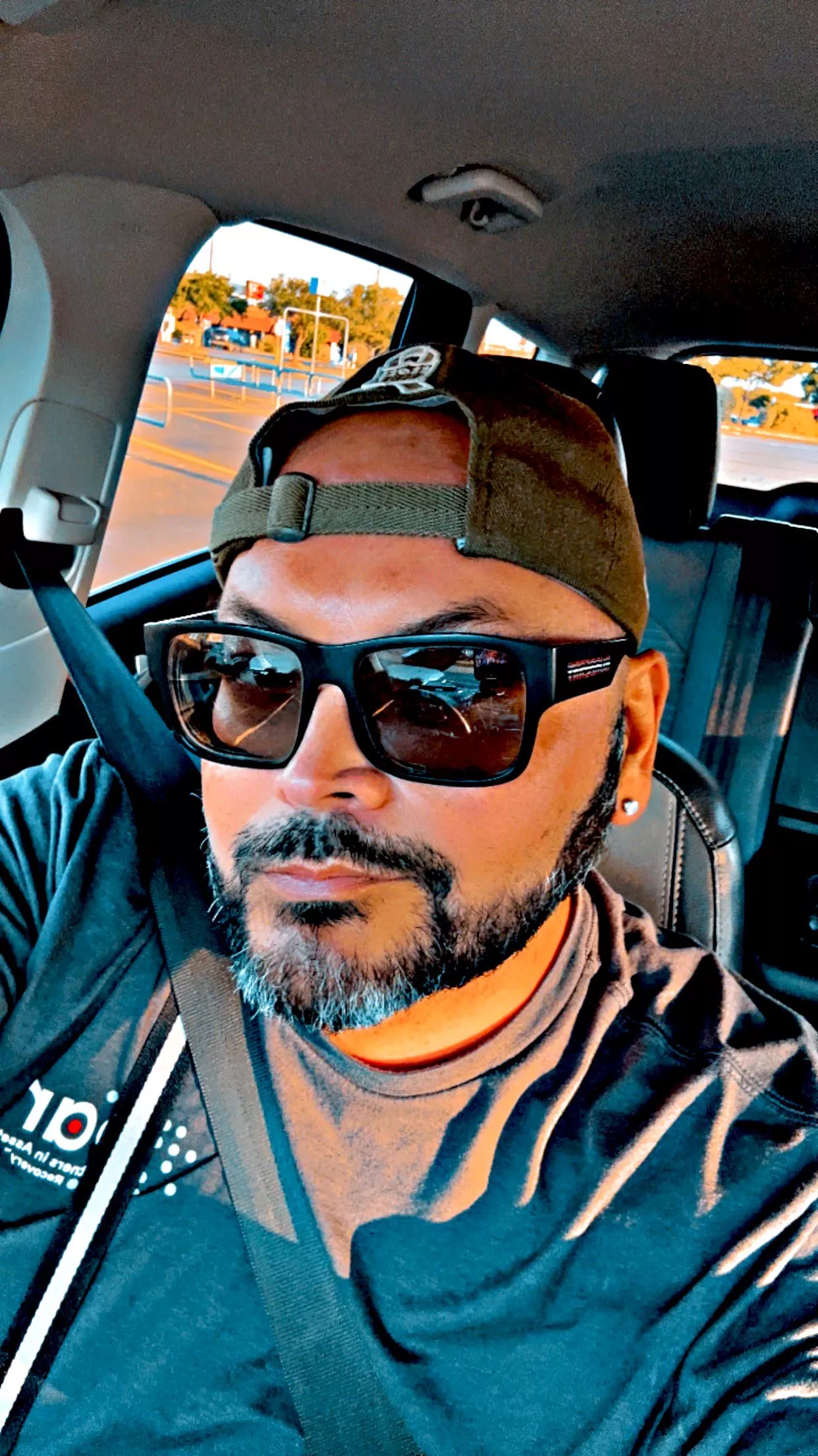 [m] mouthhugs let’s chat always open for fun m4m