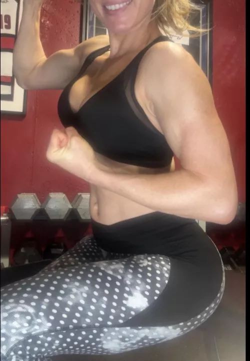 Maybe you like moms over 40 in the gym, if so I’ll post more pics and they’ll be naughtier