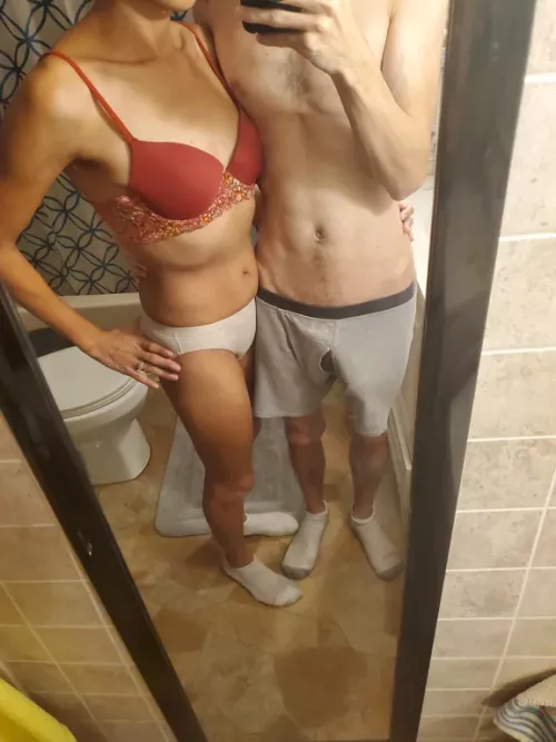 MF4F or MAYBE MF4MF. Looking for bi fun only. Hosting in Columbus.