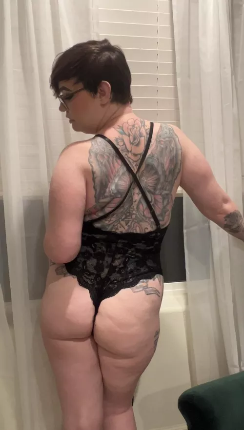 MILF ass and black lingerie