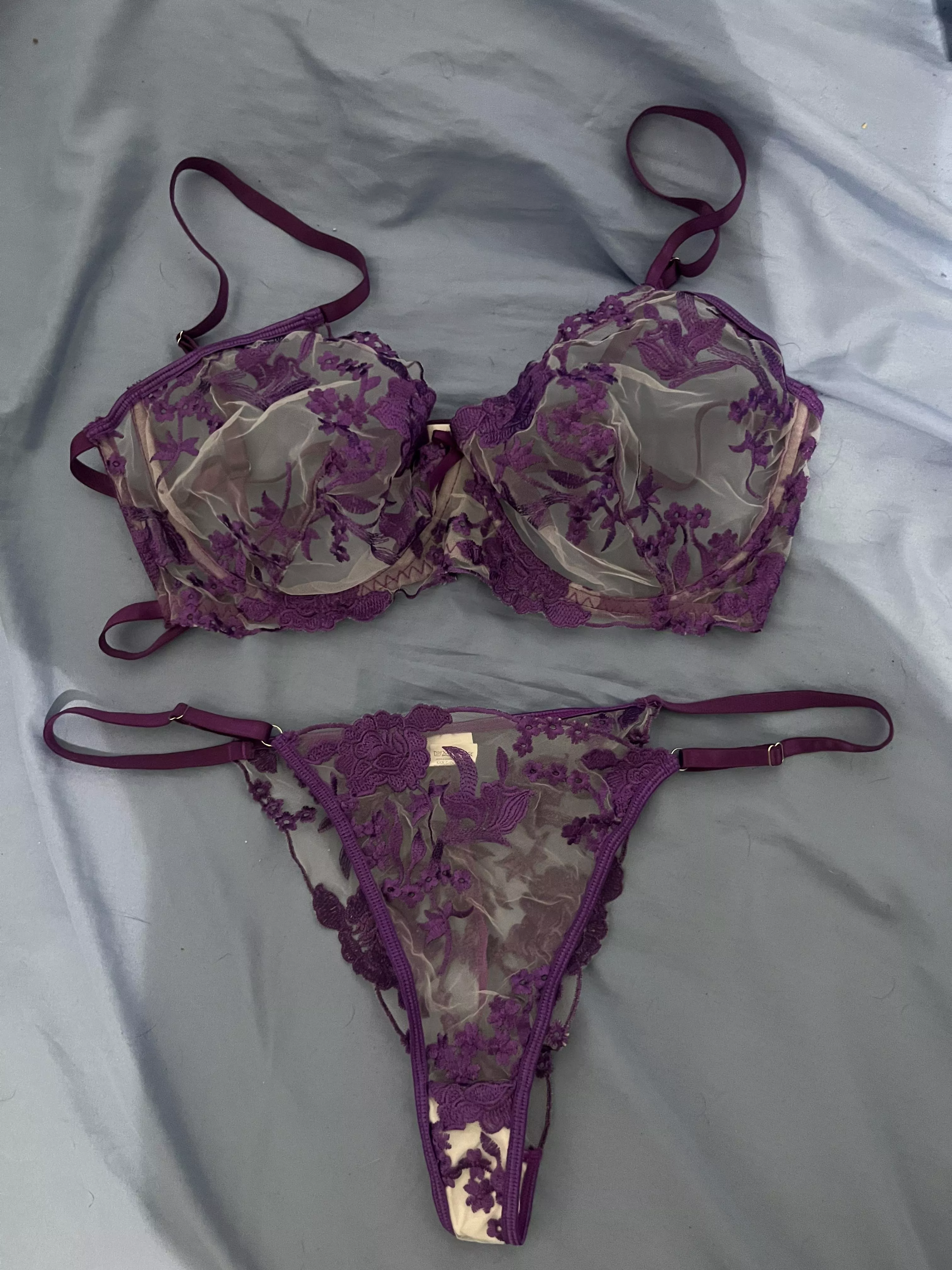 Mmm fuck, who do you think that’s for? Sexy little set, 38DD