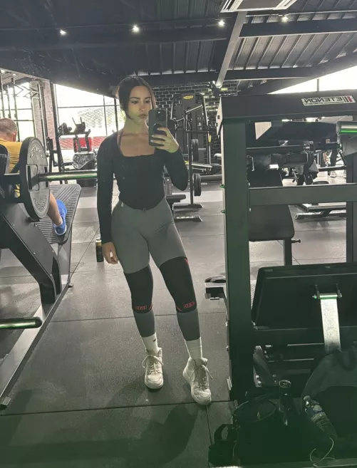 My dream of being a little white slave for one or more superior Arabs to colonize my body 