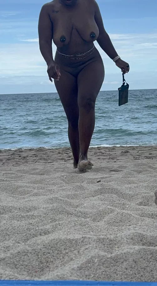 My first nude beach..so relaxing 