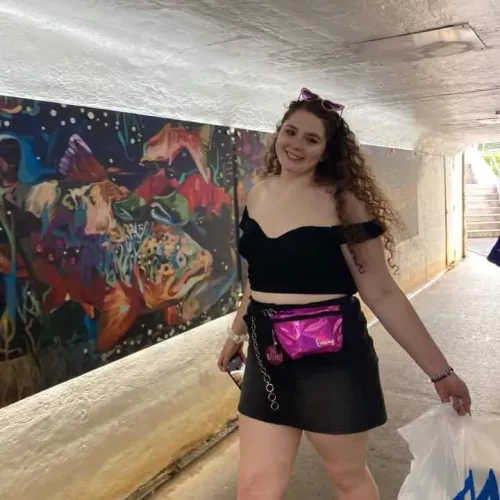 My Girlfriend needs BIG 🍆 in Port Huron 