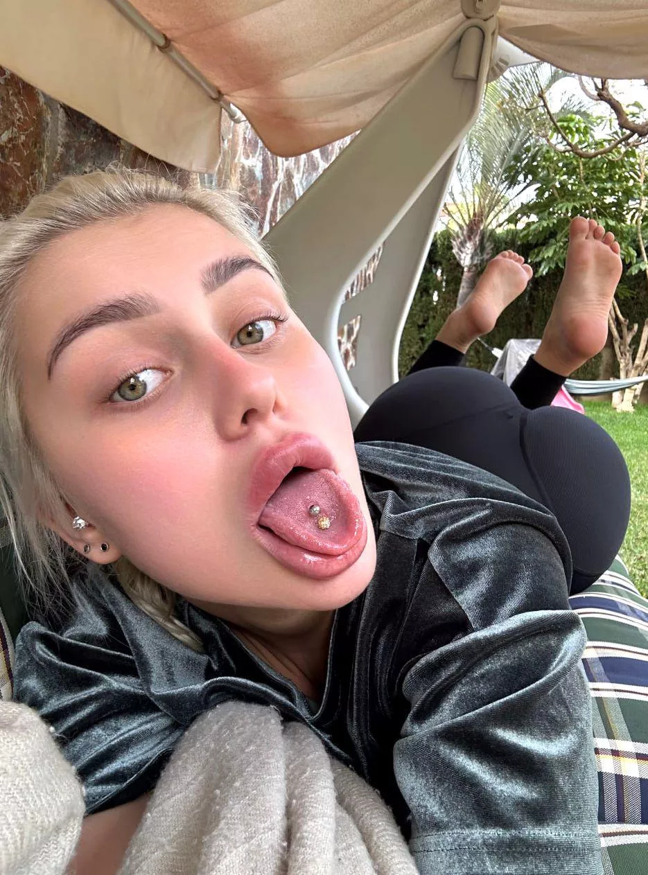 My soles need moisturizing with your mouth or cum [oc]