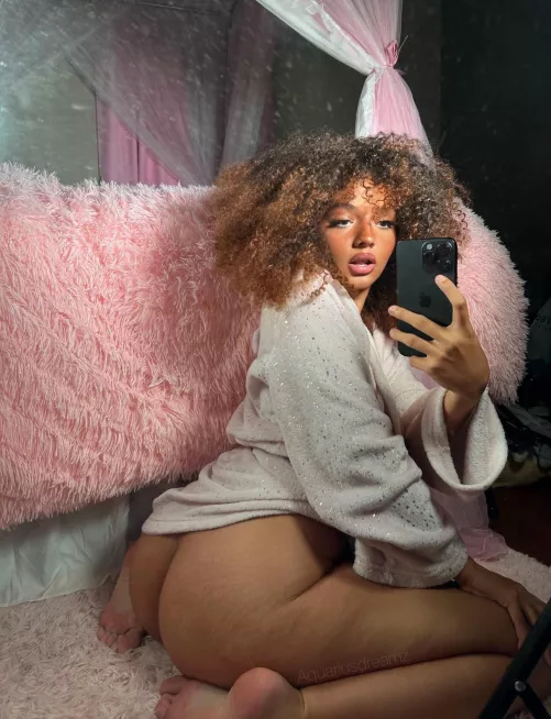 Nothing under my robe 🤭