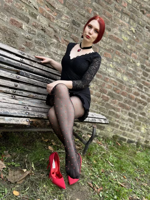 Polka dot pantyhose are so cute 