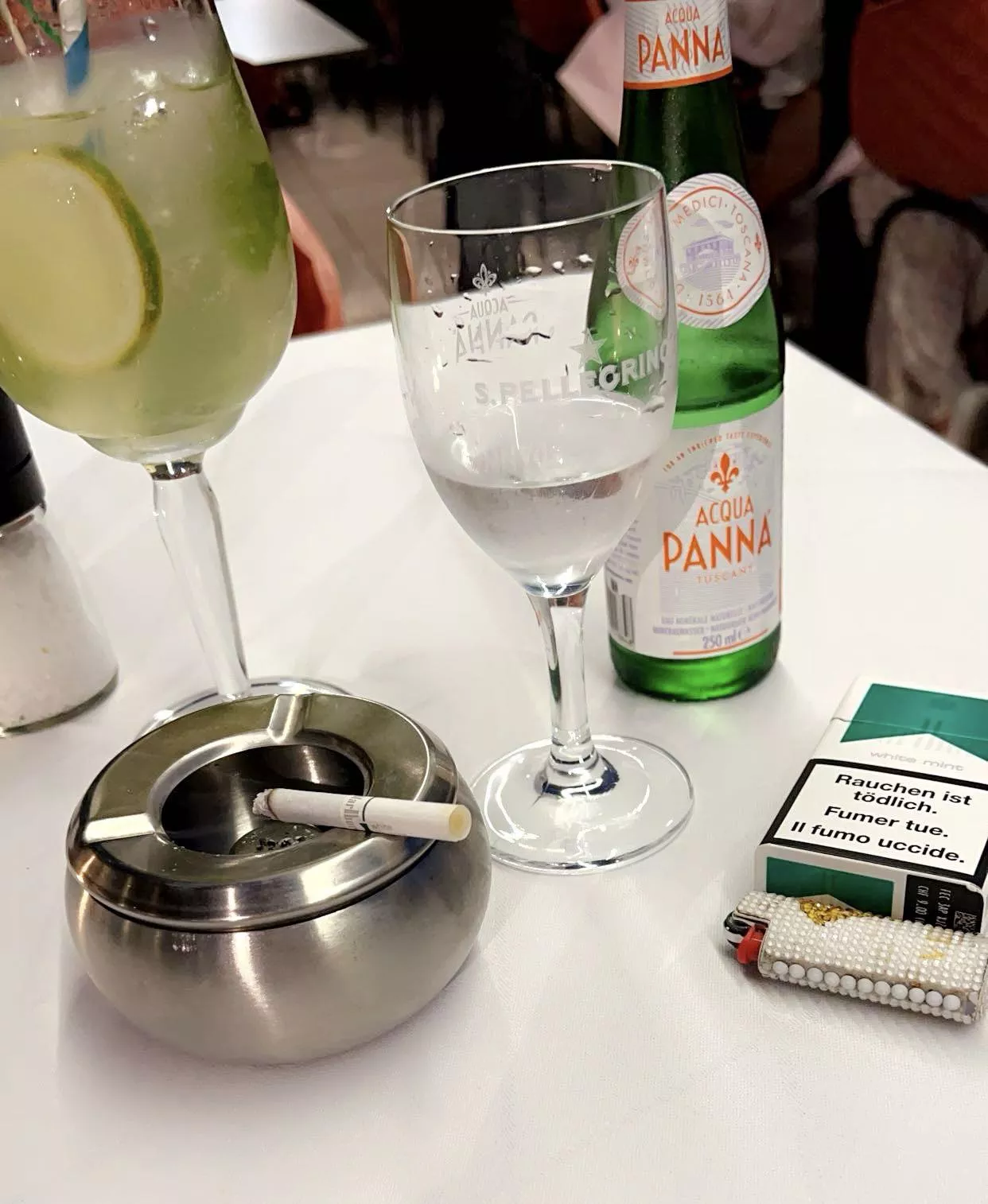 Probably my last cig at a restaurant (terrace) for this year. Winter sucks!