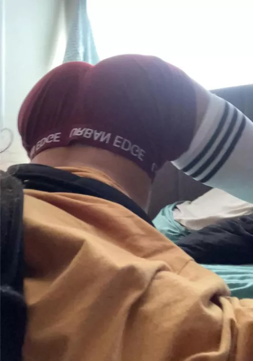 Puppy boy stretch :3