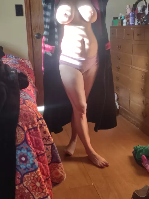 ready for the evening with this mother of 4 at 43