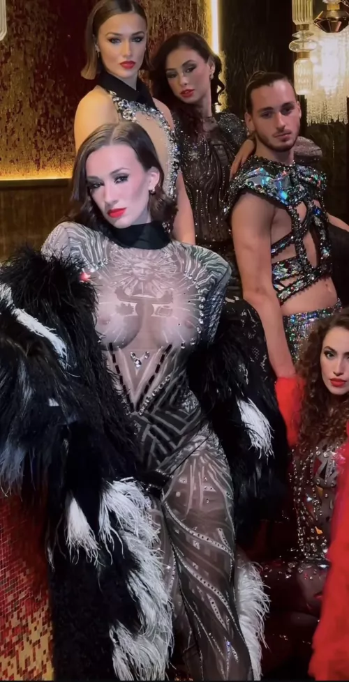 Reilly Brassard (Paradis Latin)