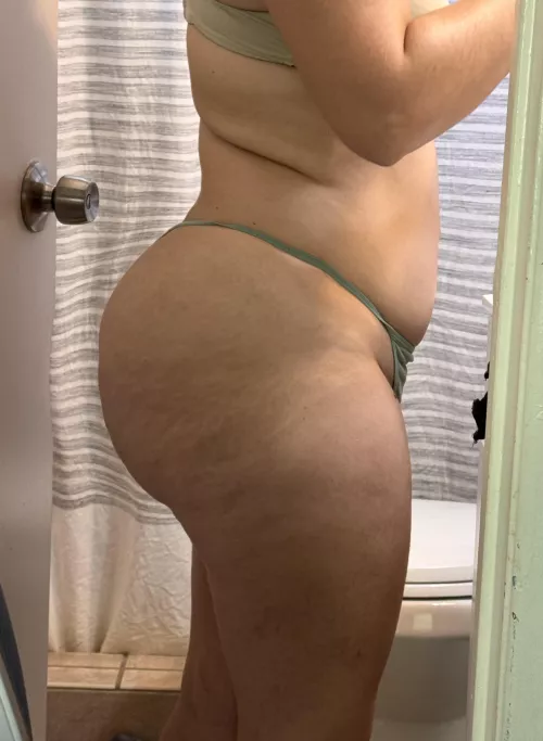 She drives me insane with that peach