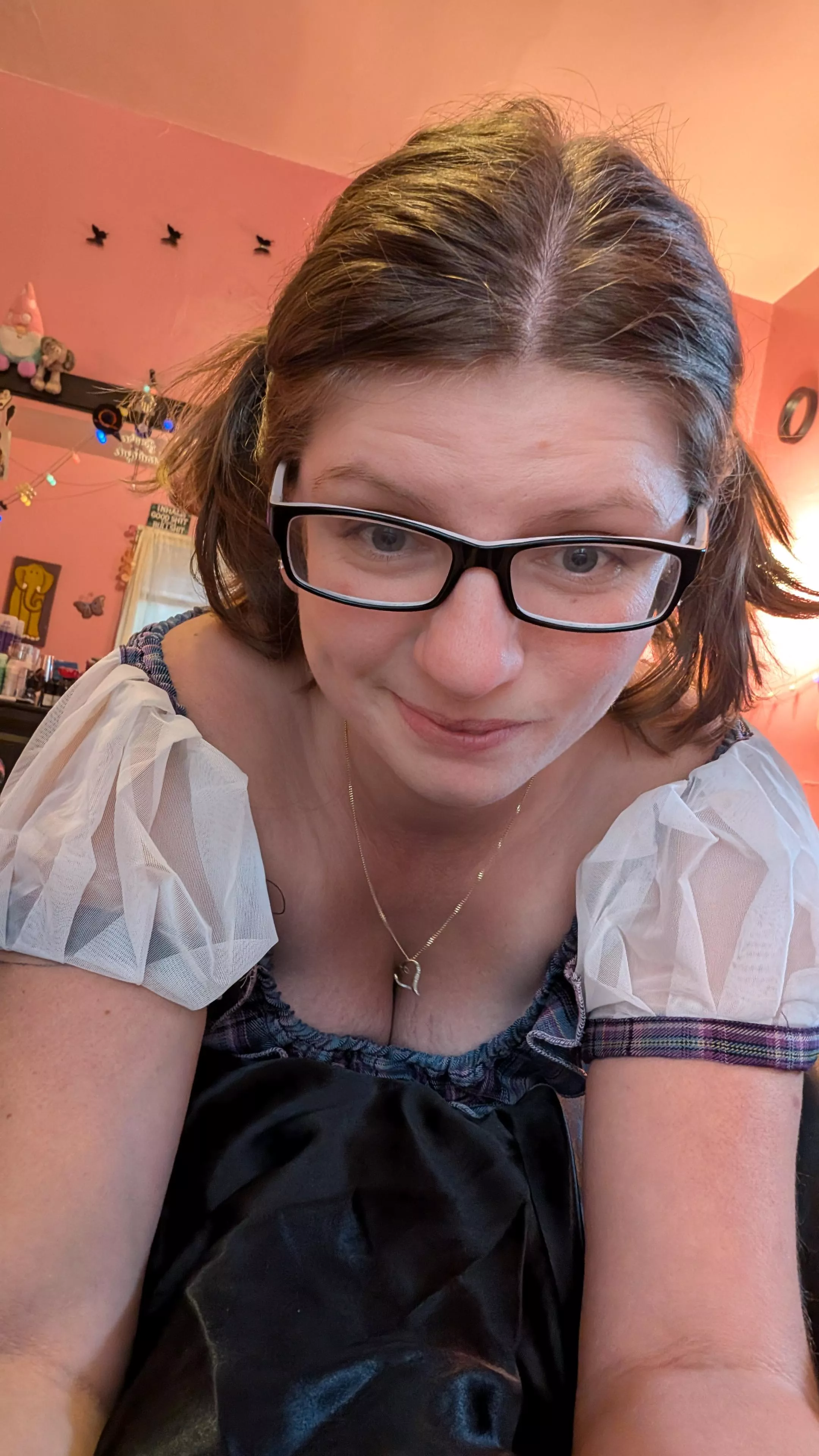 She's so cute who would've thought her niche is farting?😈🍑💨