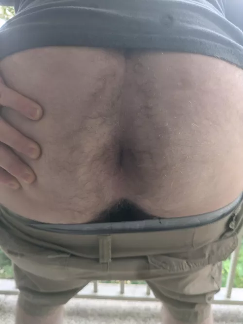 Showing My Asshole On My Hotel Balcony [32M]