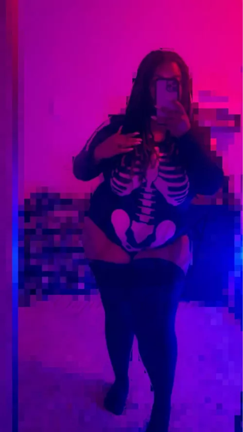 Skeletons don’t need hearts, but I’ll gladly take your wallet beta boii😈