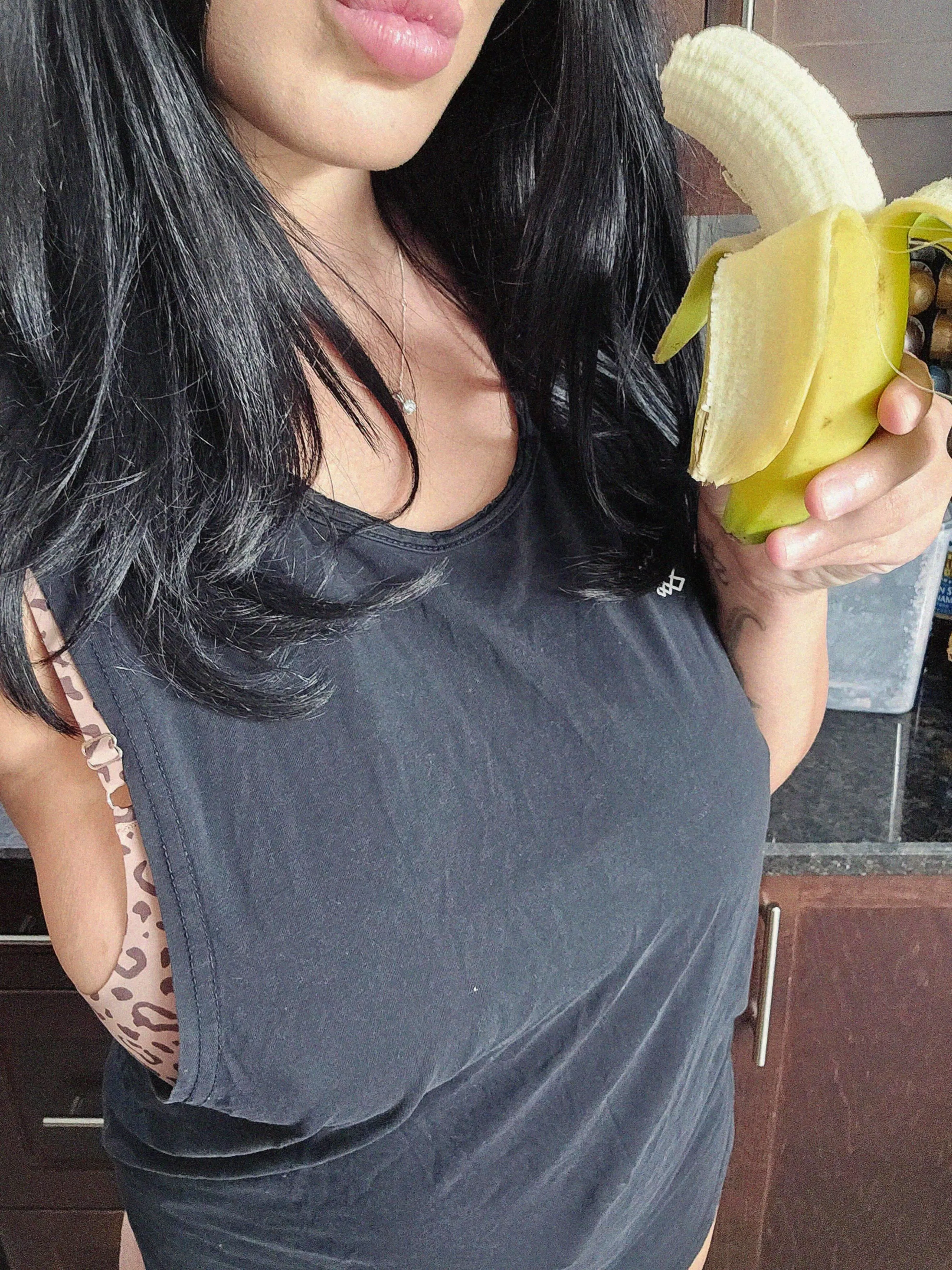 sometimes all you need is a fun conversation to change your mood. who wants to chill and talk about random things?