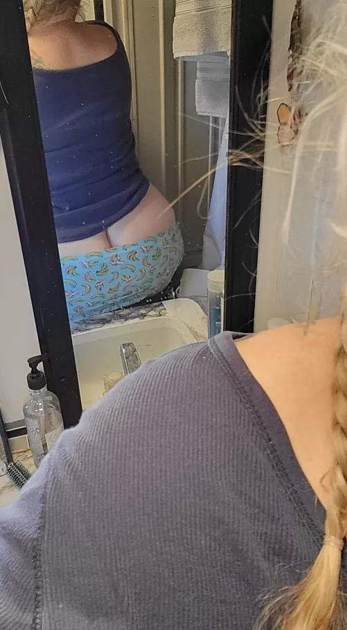 Sorry folks, half-assing it tonight...