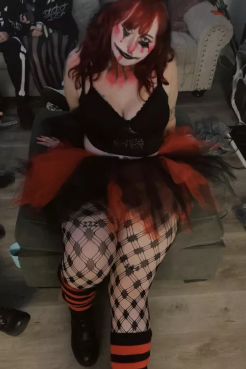 Spooky clown girl ;)