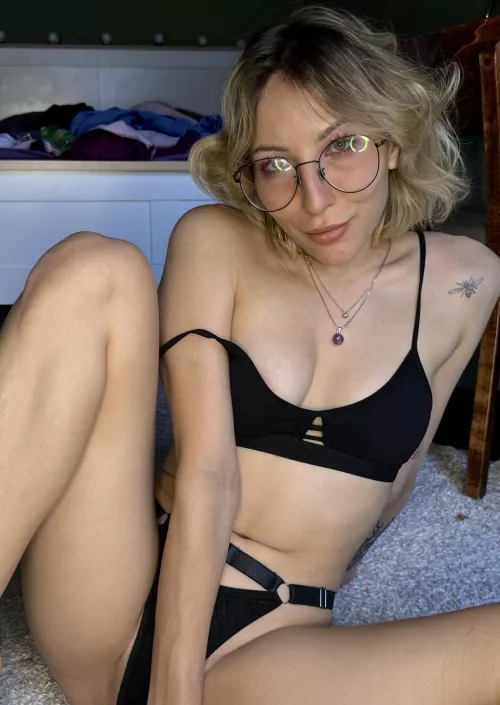 The black lingerie I have on is my key to your head