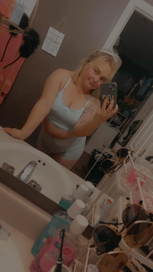 Thick momma looking for some fun 😈