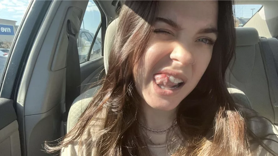 time to for your wallets to wish me a happy birthday freaks 💋