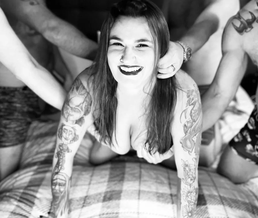 Took the evening off from shoots and dick but honestly dripping wet thinking about this gangbang (Stl) 