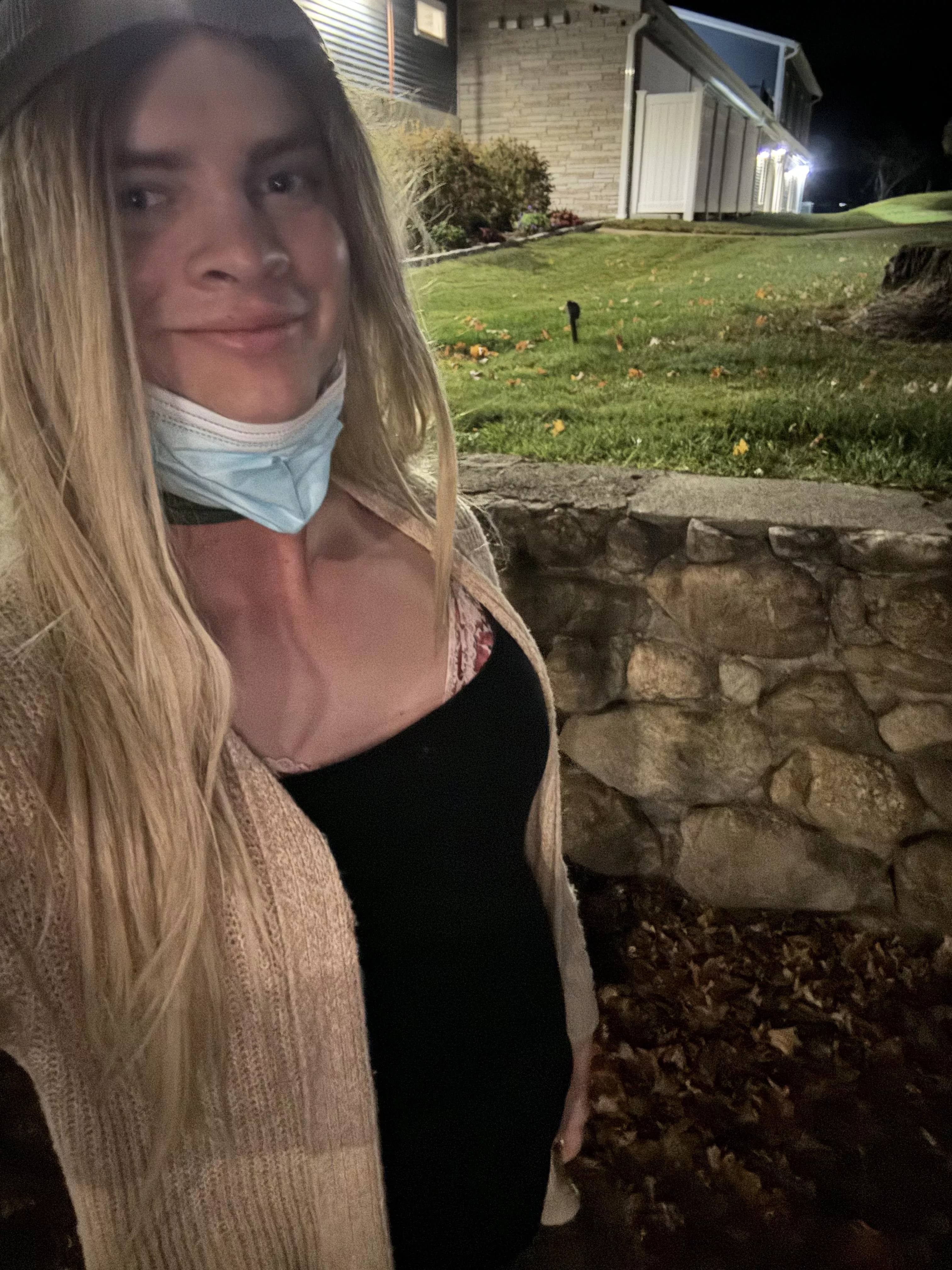 Went on another hot girl walk tonight!! Getting more and more comfy with it!