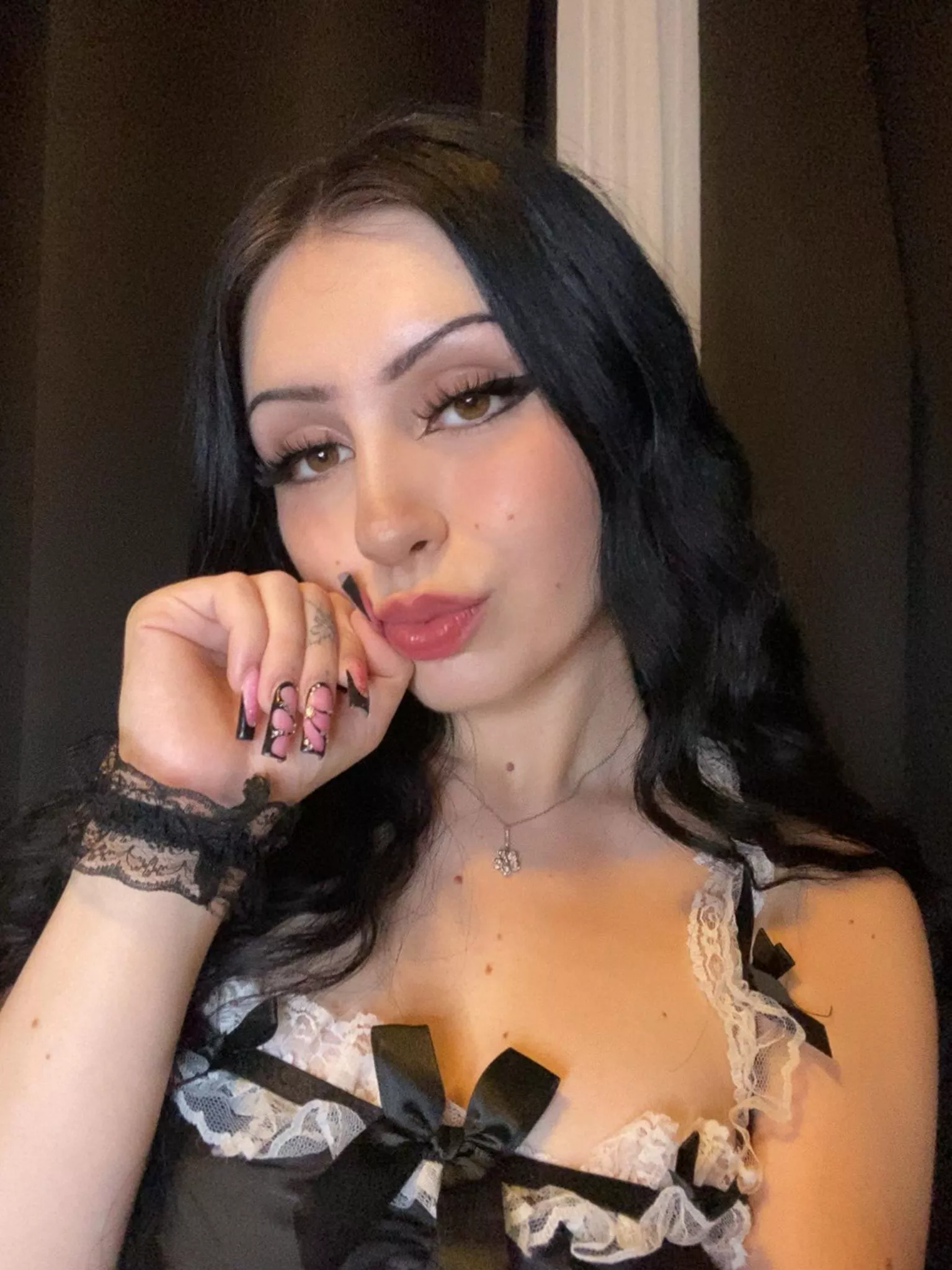 who wants to fuck a cute slutty gf tonight?