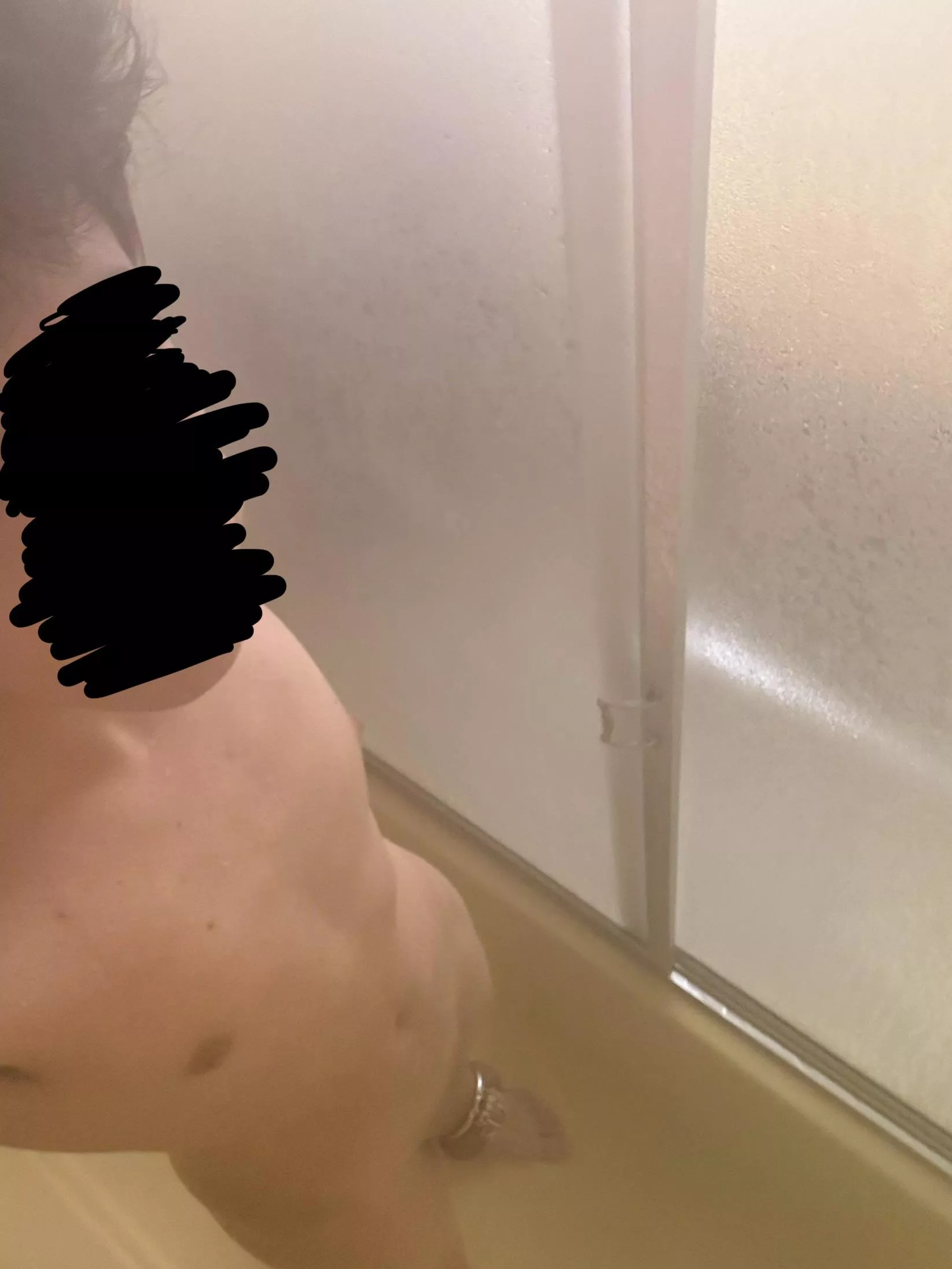 Who wants to join me in the shower 😏