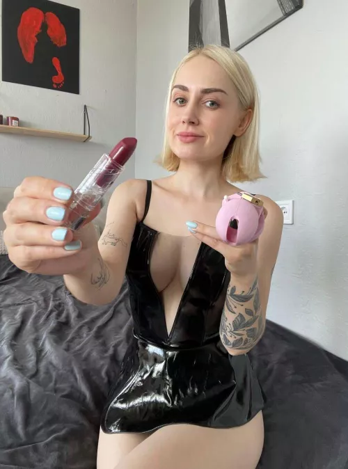 Will you let me do your lip makeup?
