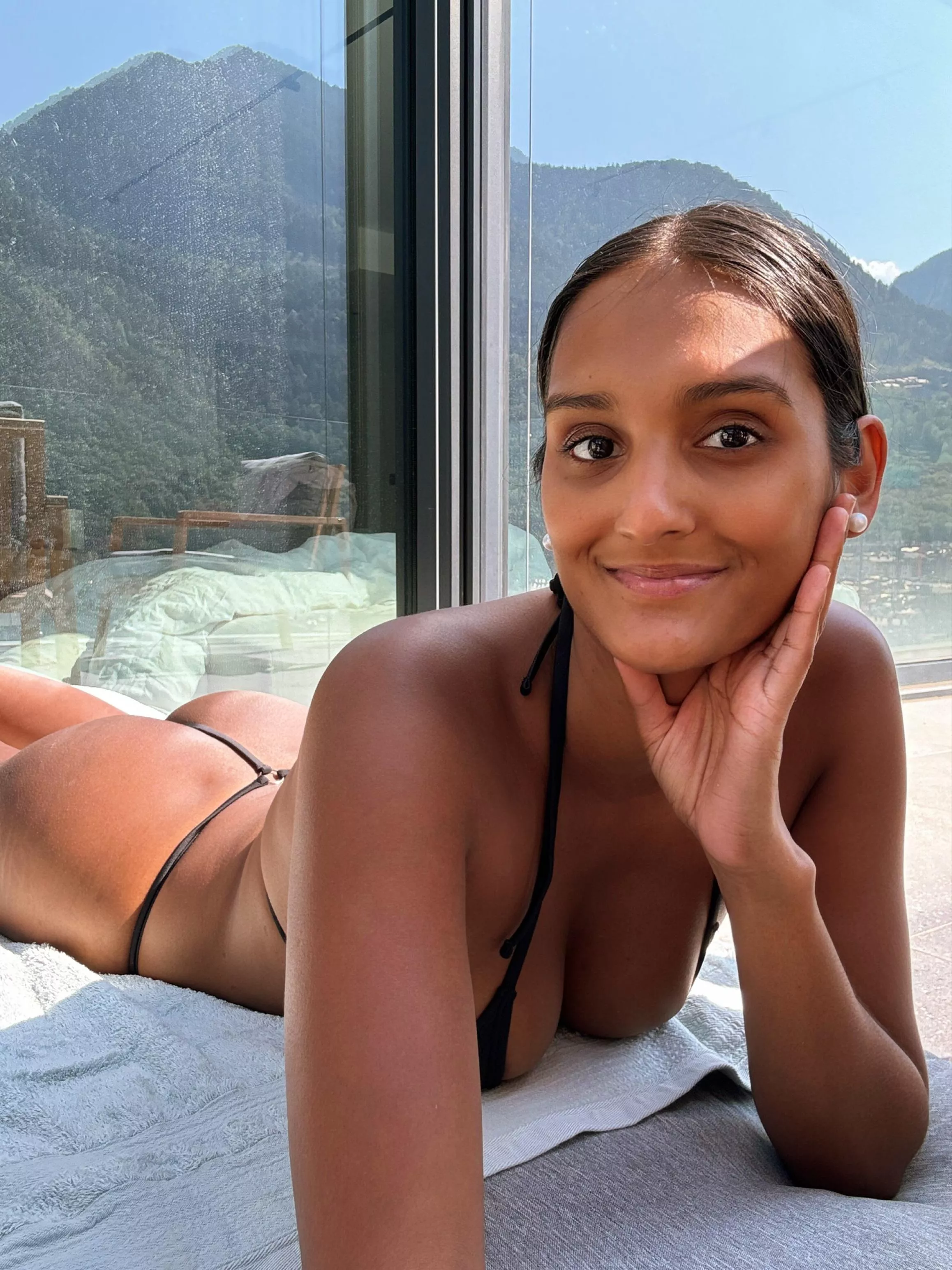 Would you come to my sleepover (wife material)