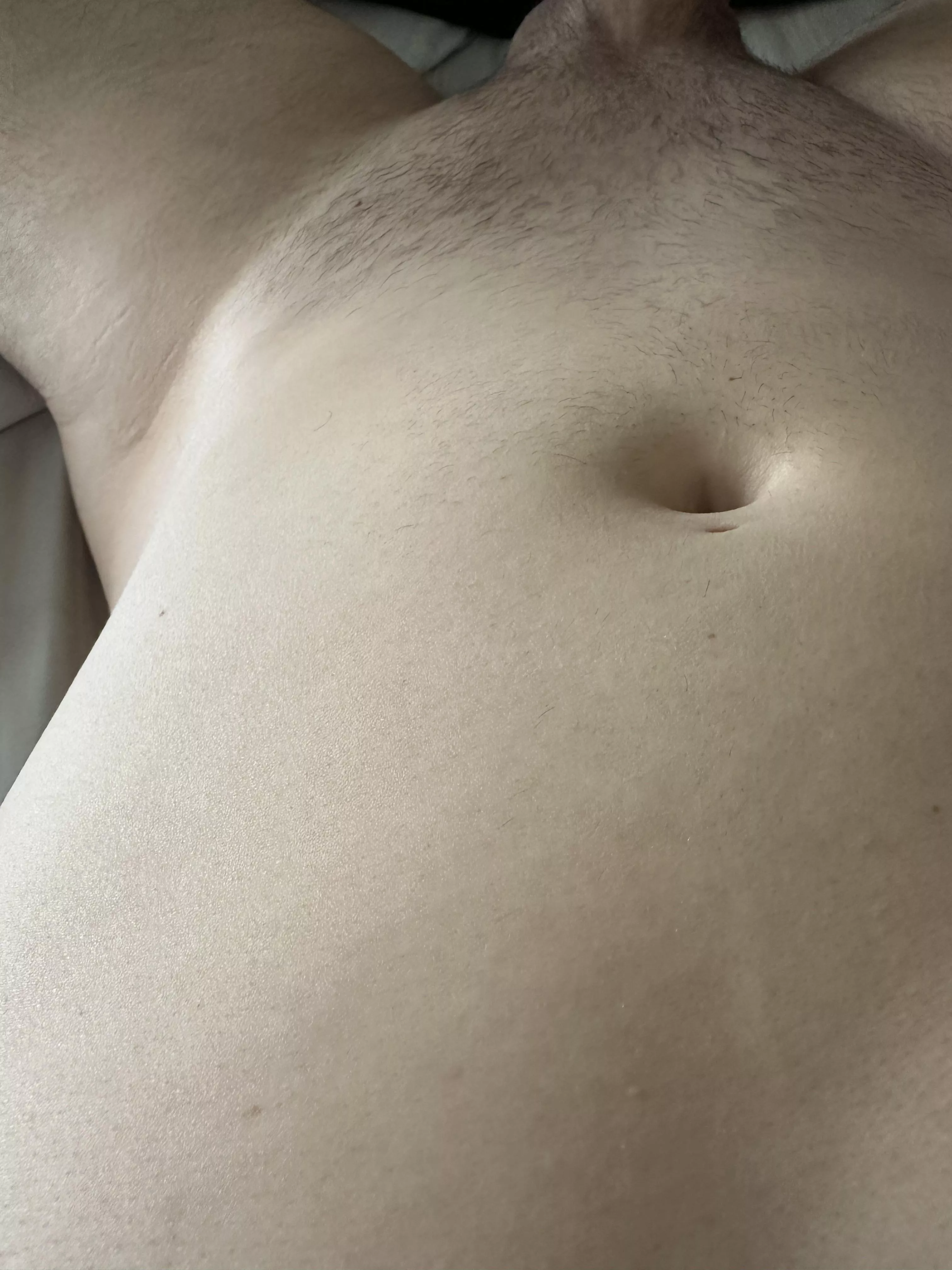 41 top uk daddy looking for younger (18+) for fun/snapchat. There are pics of me in my profile. Prefer smooth, bottom. Send me a DM. 