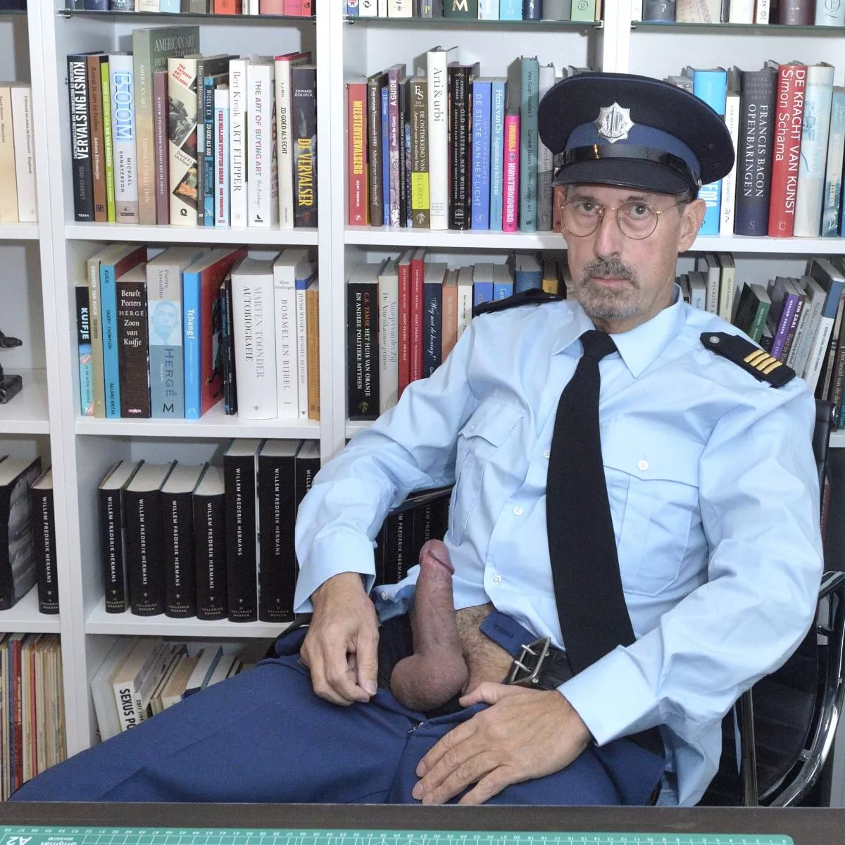 [62] Dutch cop hard at work