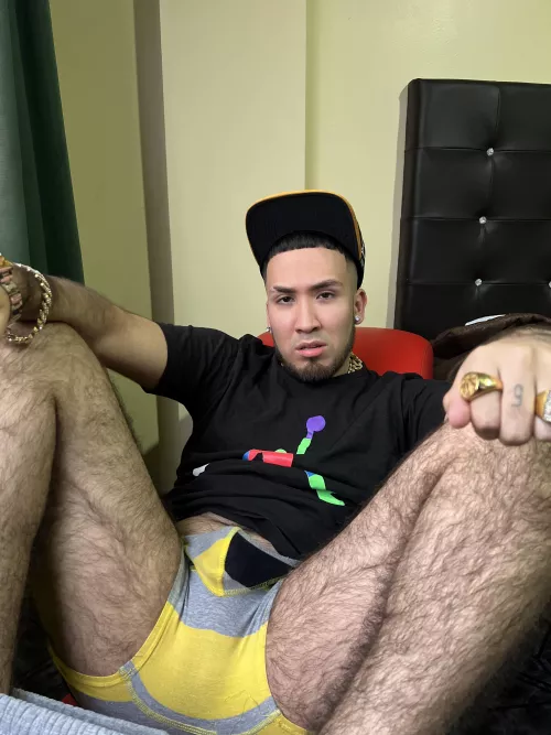 Can you recommend routines to increase the muscle mass of my thighs and legs?