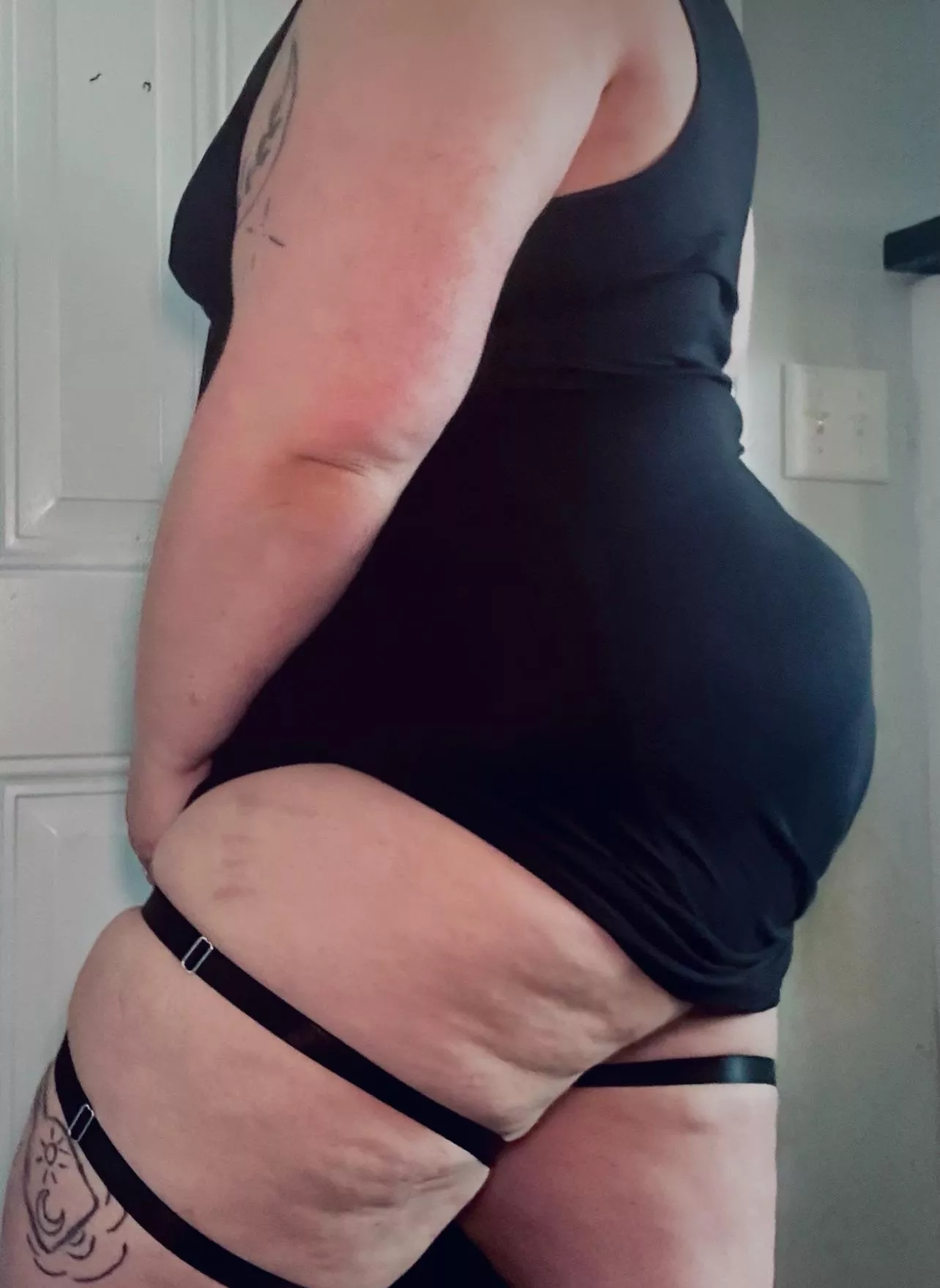 Happy Halloween 👻 get naughty with me 