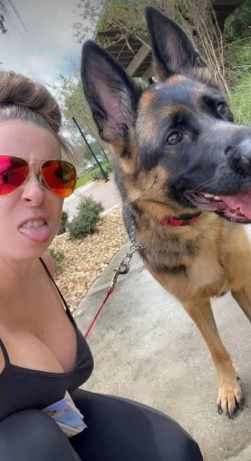 Hello from two besties