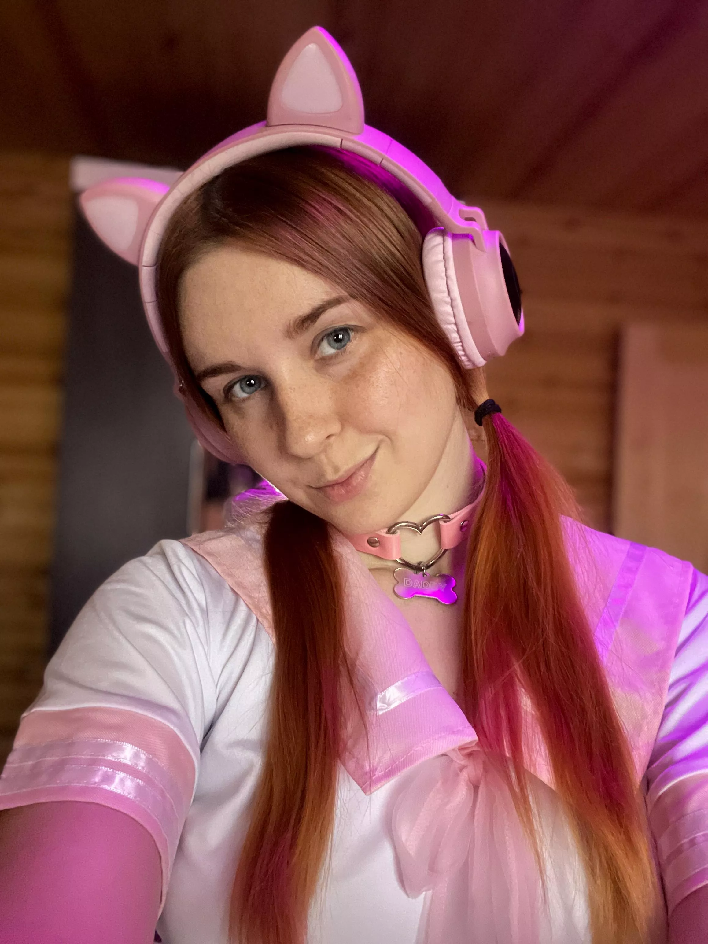 Hey nerds, smiling selfie