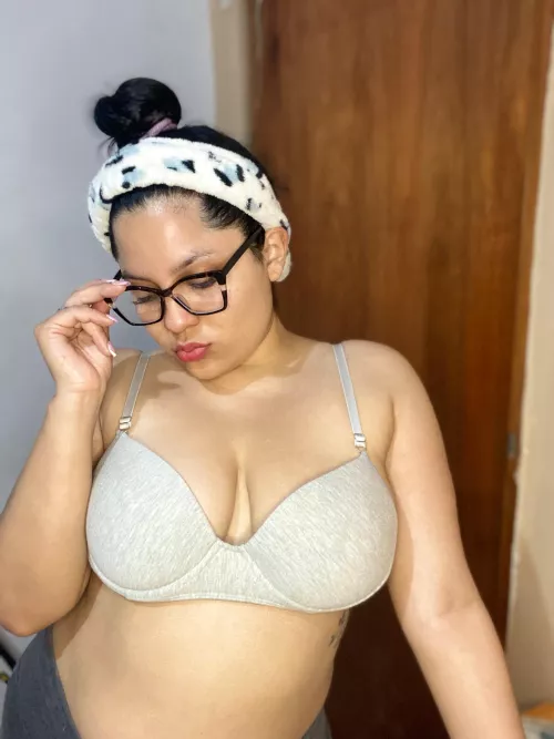 I feel so cute in this pic and I wanted to share it