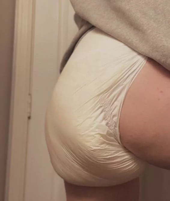 I have a family dinner later, do you think I should keep my diaper ?😅