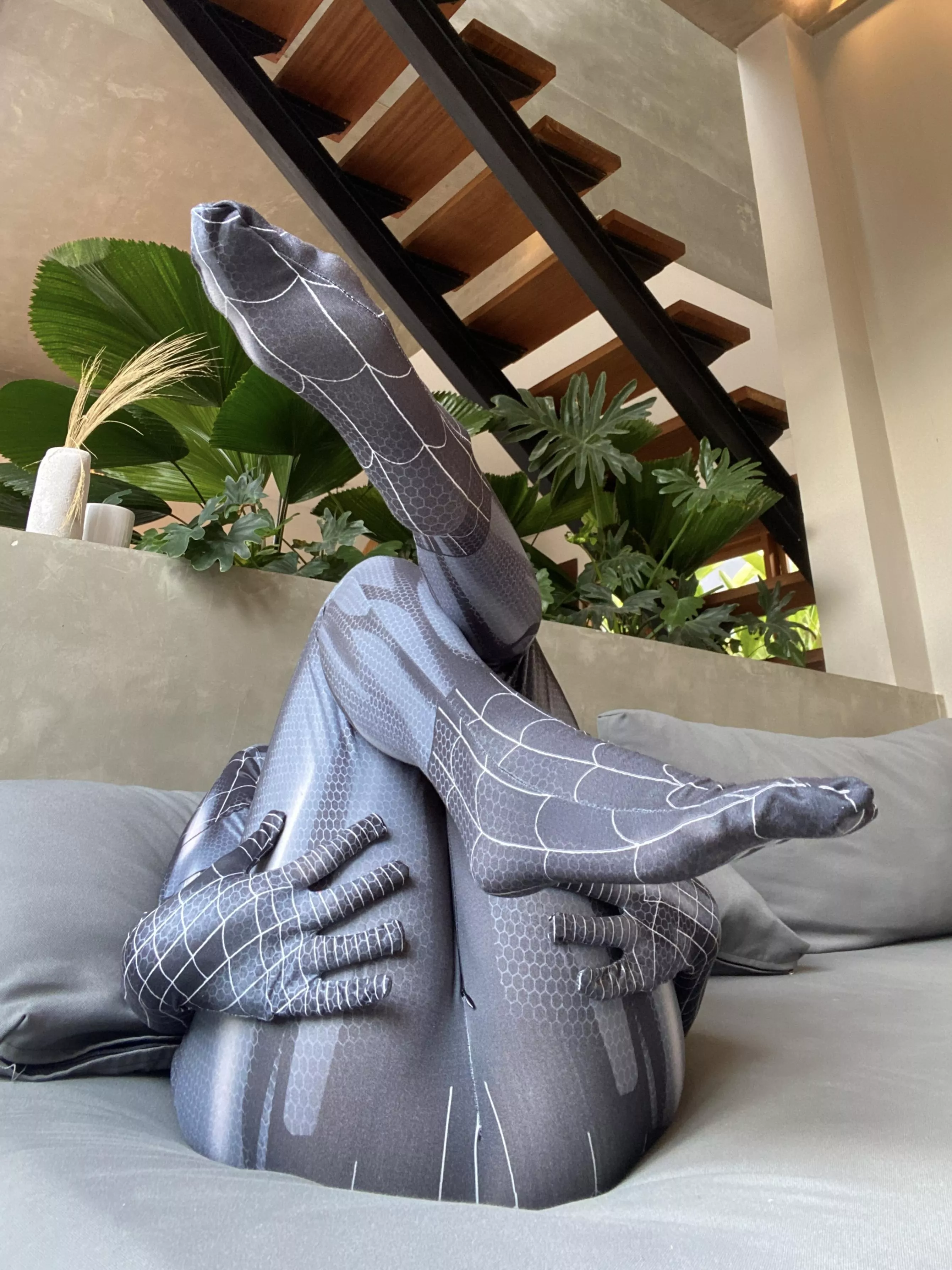 i hope my feet catches your attention