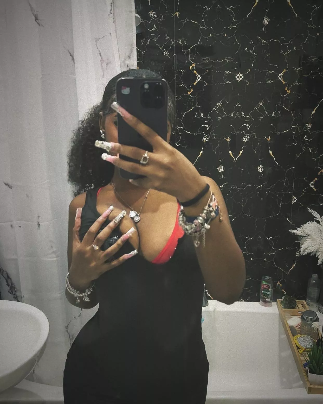 I want a late night drain , my throne is hungry for ur loser cash