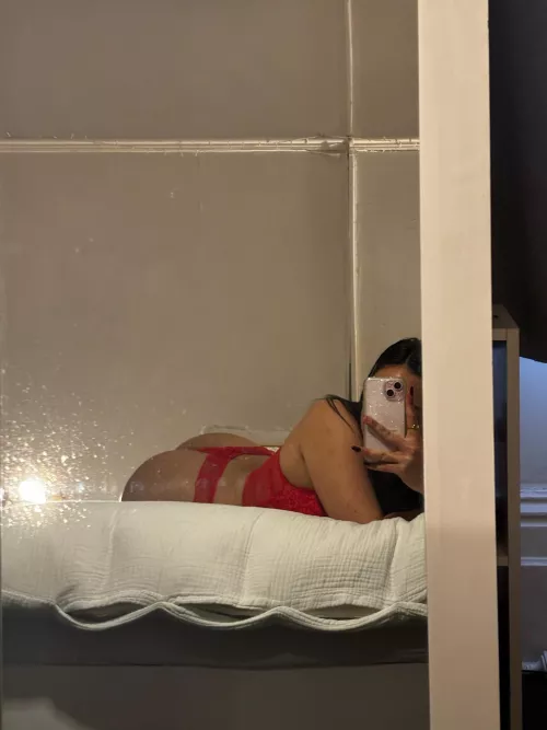 If your cock is over 4 inches, hmu. Ready to have some fun after getting cheated on. Dm! 