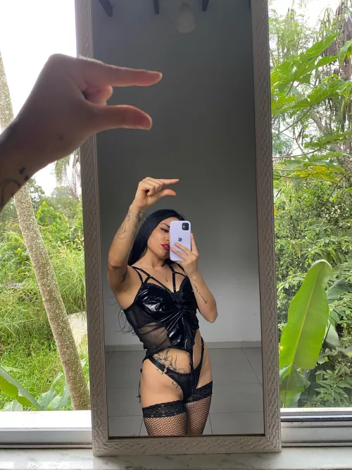 Looking for the tiniest one among all of you 